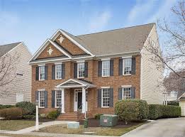 4827 Coachmans Landing Ct Glen Allen Va 23059 Mls 1901534 Zillow Zillow House Styles House