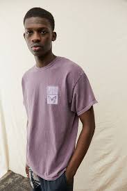 Urban outfitters | the official urban outfitters pinterest page (aka: Uo T Shirt In Verwaschenem Lila Mit Naturmotiven Urban Outfitters De