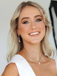 Rowena Peterson's Instagram, Twitter & Facebook