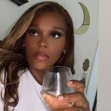 Sade Thomas (@dabeautyqueendae) • Instagram photos and videos