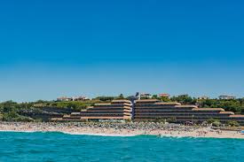 La pêche en mer du bord ou en surf casting vous permettra une grande variété d'espèce différente : Plage De La Petite Chambre D Amour A Anglet 64 Activites