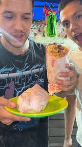 Una joyita en Mapasingue @elchamo_burgerdeccs , ., ., Viví una vida  engañado, buena comida rápida, bonita y barata 10/10. Hasta seguridad ,  #foodie #mapasingue #eljefe