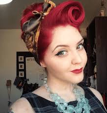 / prenez le bandana plié. Comment Porter Le Bandana Avec Style Mes Habits Cheris