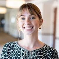 Elizabeth Farris's Instagram, Twitter & Facebook