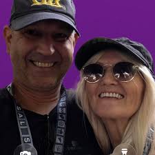 Replicating "You're the One That I Want" bass line with Rotosound strings