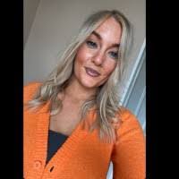 Becky Keating's Instagram, Twitter & Facebook