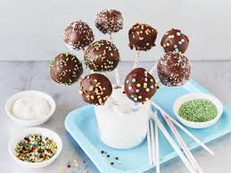 Kinder Bueno Torte Die Besten Backrezepte Mit Gelinggarantie Rezept Cake Pops Kuchen Am Stiel Backen