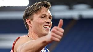 Karsten warholm (born 28 february 1996) is a norwegian athlete who competes in the sprints and hurdles.he is the world record holder in the 400 m hurdles, and has won gold in the event at the world championships in 2017 and 2019, as well as the 2018 european championships. Leichtathletik Warholm Bricht Hurden Weltrekord Beim Heimspiel In Oslo Leichtathletik Sportschau De