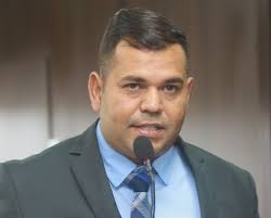 Vereador empossado, Júnior do Trator tem infraestrutura como bandeira