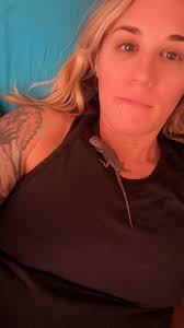 My girl was soaking up the heat today. I just love her colors. ❤️