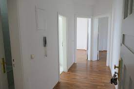 Die raumaufteilung umfasst ein wohnzimmer, eine geräumige küche, ein tageslichtbad mit dusche sowie ein schlafzimmer. Wohnung Mieten In Rostock Und Gustrow