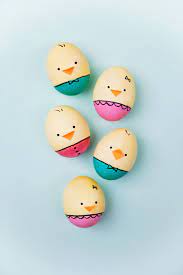 The early christians may have been the first ones to color eggs. 30 Creative Ways To Dye Easter Eggs Cool Easter Eye Dye Ideas