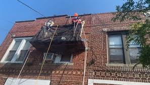 A residential or commercial contractor is more than someone with solid construction knowledge or experience. Residential Contractor Ny Loose Brick