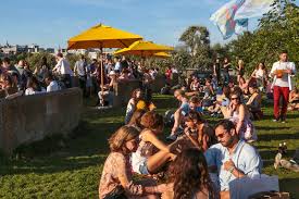 On top of the brutalist masterpiece, queen elizabeth hall, is the southbank centre's very own relaxing queen elizabeth roof garden. Queen Elizabeth Roof Garden Bar Cafe Southbank The City Lane