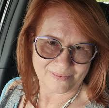 What do hippies do to entertain themselves