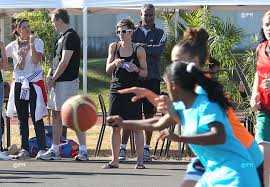 Jun 20, 2021 · homosexualité : Run Ball Les Basketteuses De L Equipe De France En Visite Au Tampon Celine Dumerc Nous Sommes Ravies D Avoir Ecrit L Histoire Imaz Press Reunion L Actualite De La