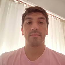 Nacido en Roque Pérez busca a su familia de origen