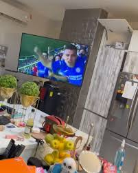 Sus padres se llaman rodolfo y laura y tiene un hermano llamado uriel. Liga Mx El Emotivo Festejo De Eugenio Derbez Y Franco Escamilla Tras El Titulo Del Cruz Azul Soy Futbol