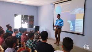 College Workshop By Sofcon Training Sofcon Always Conducts College Training Corporatetraining Inhouse Training Worksho Train Corporate Training Seminar