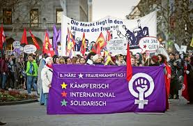 März ist in berlin künftig anders als in den anderen bundesländern ein gesetzlicher feiertag. Internationaler Frauentag In Stuttgart Kampferische Kundgebung Stuttgart Stuttgarter Zeitung
