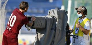 Marţi dimineaţă, nu sunt linii închise sau trenuri blocate. S A Decis Cine Transmite La Tv Cfr Cluj Kups Drepturile De Televizare A Meciului Din Play Off Ul Europa League AchiziÈionate Pe Ultima SutÄ De Metri Exclusiv
