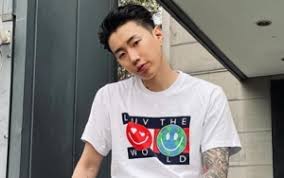 Selain jay park, rapper ternama asal korea selatan, loco dikritik karena menggunakan azan di di awal lagu, terdengar jelas suara panggilan untuk orang islam tersebut, allahu akbar.allahu akbar. Lgbn1m Cech86m