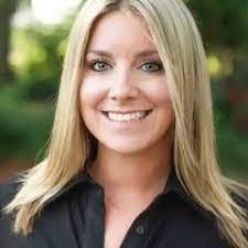 Karen Laberge's Instagram, Twitter & Facebook