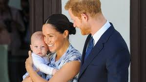 Ex futbolista, amante del golf y los chalecos con rombos. El Hijo De Meghan Markle Y Harry Desea Feliz Ano Nuevo En Transmision En Vivo Asi Habla Archie Meganoticias