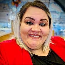 Sheena Riggs's Instagram, Twitter & Facebook