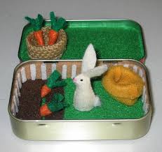 Items Similar To Kaninchen Sie Garten Spielset In Altoid Dose Mit Filz Kaninchen Karotten Korb Und Kuscheln Tasch Mit Bildern Kinderbasteleien Filzarbeiten Bastelideen