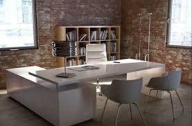 .in verschiedenen farbausführungen ist sehr stabil und wird aus hölzern die aus nachhaltiger forstwirtschaft stammen gefertigt. 17 Buro Schreibtisch Designs Kunden Mit Stilvollen Mobeln Begeistern Office Table Design Office Desk Designs Office Interior Design