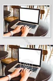 يد امرأة تستخدم كمبيوتر محمول مع شاشة فارغة على صورة مكتب التصوير Jpg تحميل مجاني Pikbest Desk Laptop Computers Home Decor