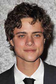 Hottest Guys Wear Jewfro Hairstyles Brown Hair Men Curly Hair Men Boys Curly Haircuts