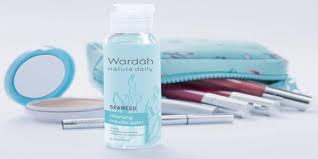 Info macam macam rangkaian katalog daftar harga kosmetik produk wardah satu set gambar2 beserta kegunaannya terbaru 2021 untuk kulit perusahaan kosmetik wardah termasuk pada kategori brand dunia yang tidak hanya di produksi untuk di gunakan oleh orang indonesia saja tetapi. Daftar Harga Kosmetik Wardah Beserta Gambarnya Terbaru 2021