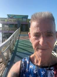 Hi friends! Needless to say I didn't run or ride my bike all weekend 🤣  Friday homes tour and Saturday Dickens absolutely AMAZING! I spent the  weekend with my new friends on