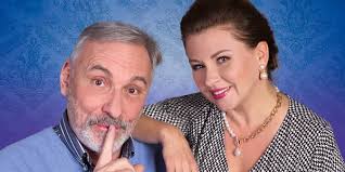 70 Kč za vstupenku do divadla * Brýle Eltona Johna * sobota 16.7. * 21.00 h 