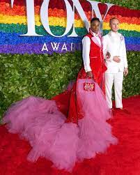 Billy porter is making history by becoming the first man to cover allure magazine, and in stride with this legendary milestone, the broadway star did not hold back. 2019 Tony Awards Billy Porter Wears Curtain On Red Carpet