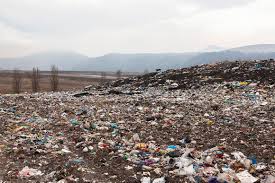 Bucuresteni speriaţi de un miros suspect ecologist groapa de gunoi iridex chiajna este o resursă fantastică de bio gaz. Groapa De Gunoi E Noua FormÄƒ De Relief A Lumii In Care TrÄƒim Scena 9