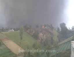 Maybe you would like to learn more about one of these? Gunung Bromo Erupsi Tercium Bau Belerang Beritajatim Com