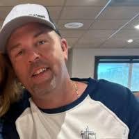 Kari Burkett's Instagram, Twitter & Facebook