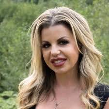 Miri Rodriguez's Instagram, Twitter & Facebook