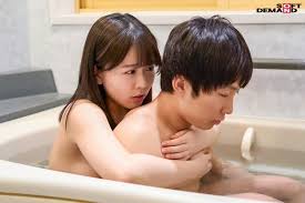 10年ぶり姉弟風呂。勃起を抑えきれなかった童貞弟と巨乳姉はほぼ毎日SEXしている。 桃色かぞく VOL.35 柏木こなつ - アダルト動画 ソクミル