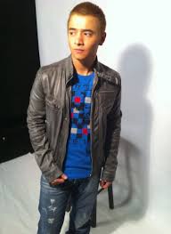 Warna kegemarannya adalah biru kerana merasakan rona itu boleh membuatkan beliau kelihatan muda. Op54jqdvm5f1jm