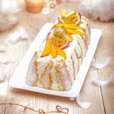 Buche Facon Tiramisu Aux Fruits Exotiques Buche Facon Tiramisu Gateau Aux Fruits Frais Cuisine Companion