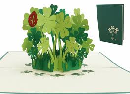 Wer seine karte noch individueller gestalten möchte, kann auf die blumen auch etwas draufschreiben oder eigene fotos ausdrucken und daraus die blumen herstellen. Pop Up 3d Karte Gluckwunschkarte Gutschein 3d Klappkarte Kleeblatter Pop Up Karten Von Lin Online Shop Fur 3d Grusskarten Papeterie Exklusive Geschenke Und Designprodukte