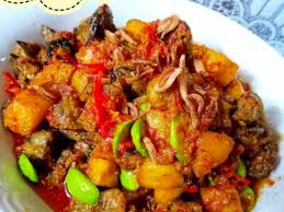10 gram sambal trassi crush the sambal trassi, the shallots, the garlic, the ginger and the palm sugar in a blender or a mortar; Masak Sambal Goreng Ati Ampela Buat Makan Malam Keluarga Indozone Id