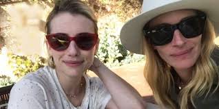 Emma Roberts Reveals Why She Hasn't Yet Worked With Aunt Julia Roberts