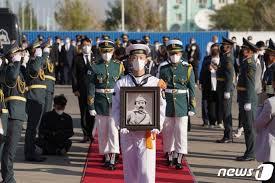 이 사진 중에서 왼쪽 홍범도 모습은 오래 전부터 널리 알려졌으나 둘이 함께 찍은 사진은 반 교수가 처음 입수해 한편 최운산 장군 유족은 반 교수가 입수한 극동민족대회 개회식 영상 속에서 최운산 장군을. Byaxi7pk5y0kzm