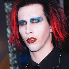 In diesem ambiente präsentiert marilyn manson, 38, sein neues album „eat me, drink me. Schock So Sieht Marilyn Manson Ohne Make Up Aus