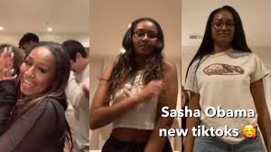 Dec 21 2020, 11:14 am est. Sasha Obama Height Age Boyfriend Family Biography More Starsunfolded